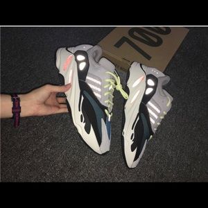 Adidas Yeezy boost 700